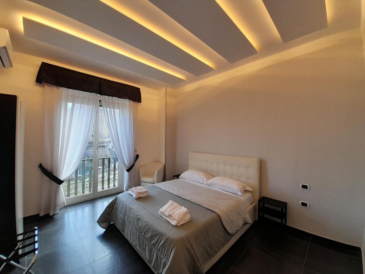 נאפולי Tiffany & Babylon Luxury Stay מראה חיצוני תמונה