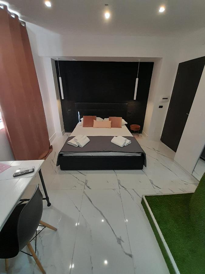 נאפולי Tiffany & Babylon Luxury Stay מראה חיצוני תמונה