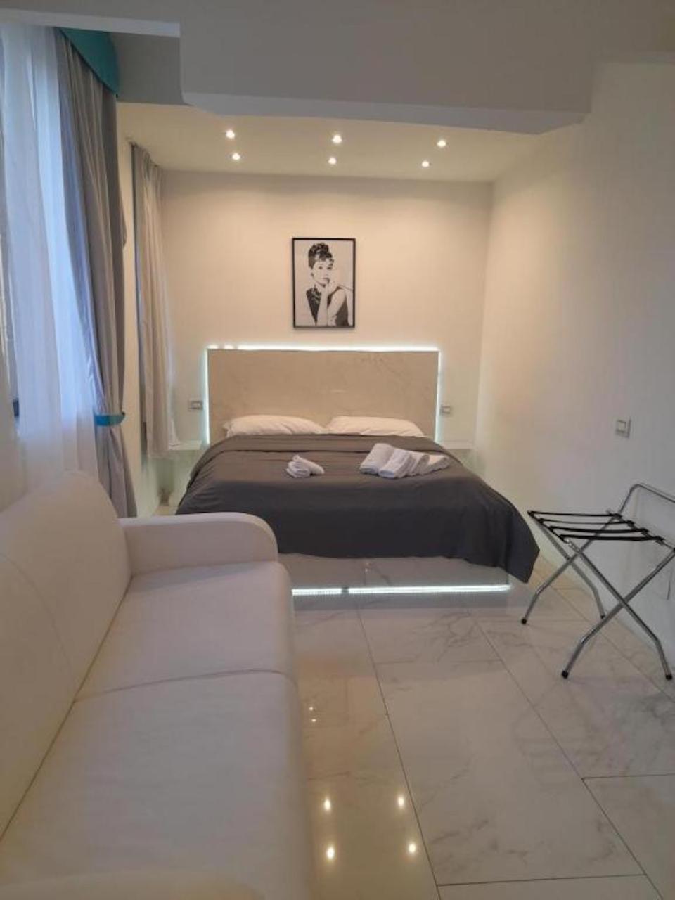 נאפולי Tiffany & Babylon Luxury Stay מראה חיצוני תמונה